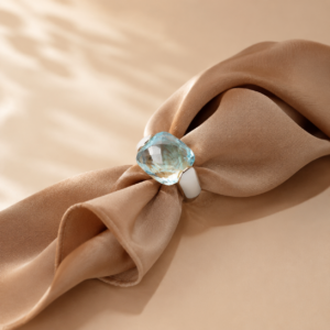 Anello in Oro Bianco con Topazio Azzurro