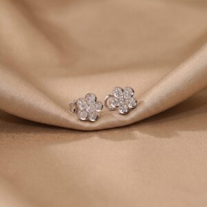 Orecchini a Fiore in Oro Bianco con Diamanti