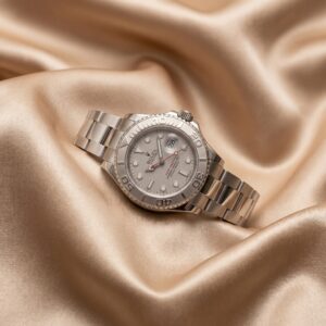 Orologio Rolex Yacht-Master in Acciaio e Platino con Quadrante Sabbiato e Dettagli Rossi